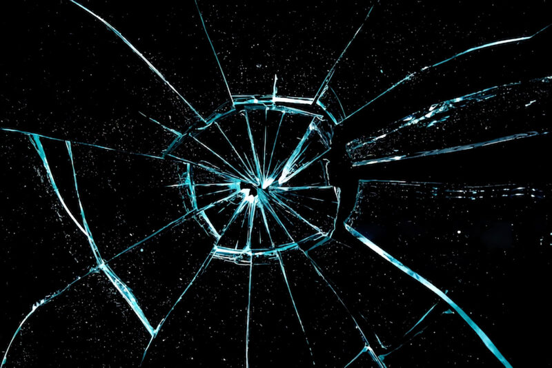 auto glass shattering