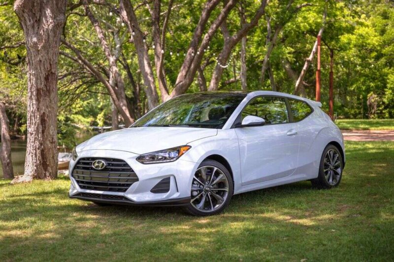 Hyundai Veloster features and disadvantages
