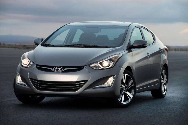 2015 Hyundai Elantra Sedan 01