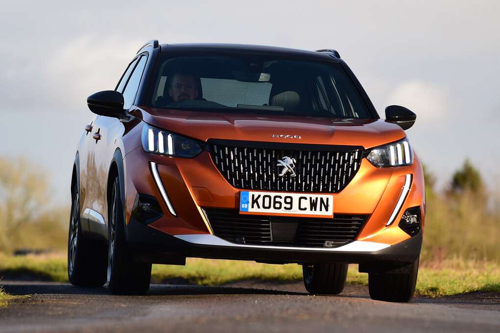 Strong competition between two Peugeot