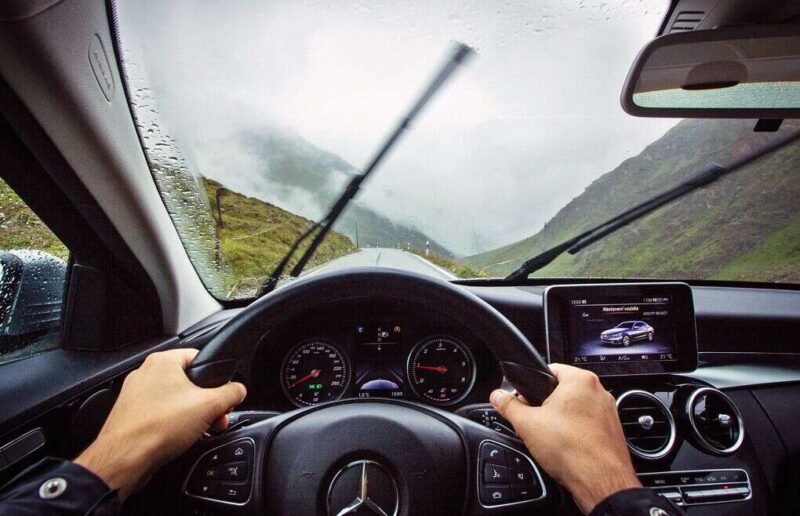 4 tips to give you safe driving in the rain
