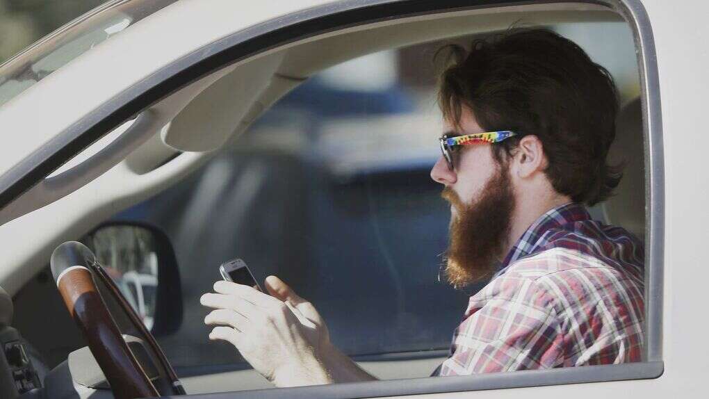 This is how you can legally use your phone while driving1
