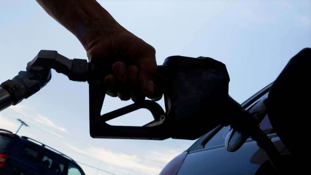 Tips to reduce fuel consumption while traveling