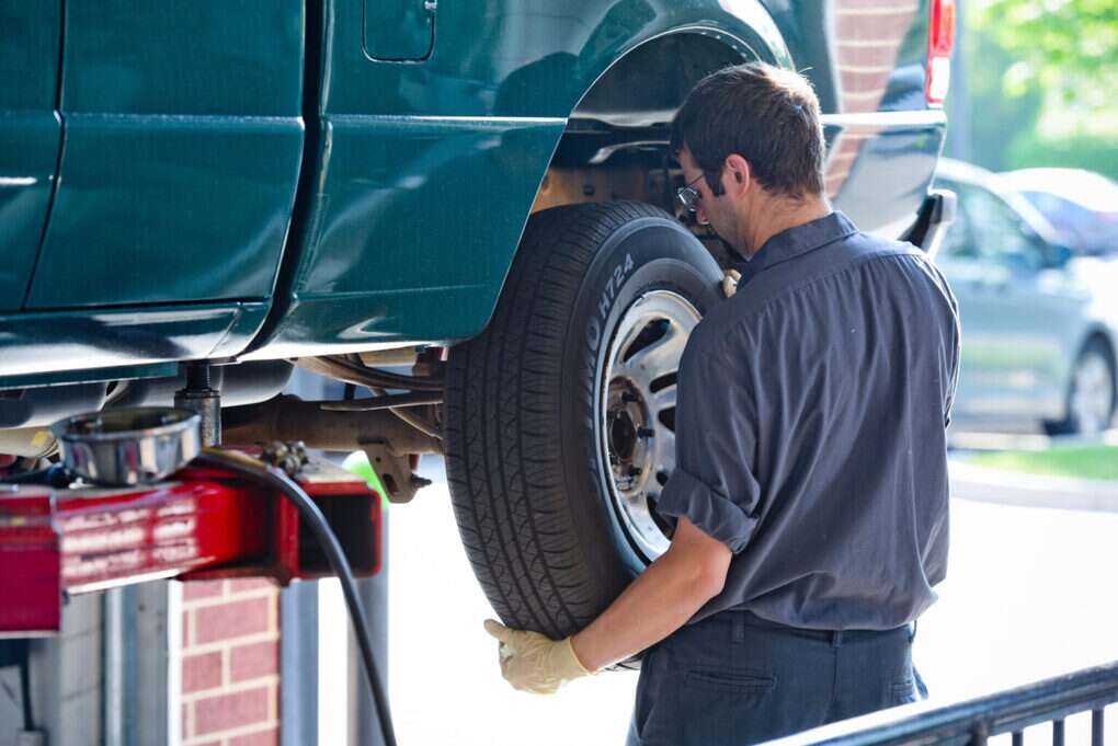 va tire employees smiling 2018 8