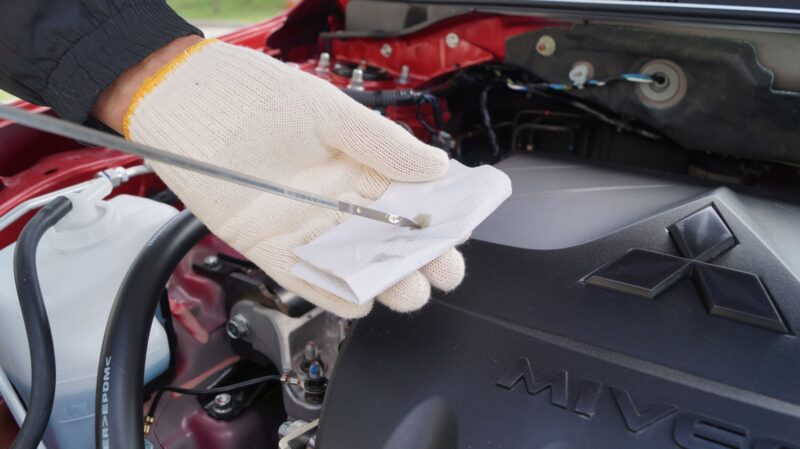 Checking the Car Fluids Condition