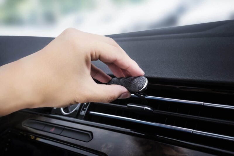 How to perfume the car air conditioner with natural materials