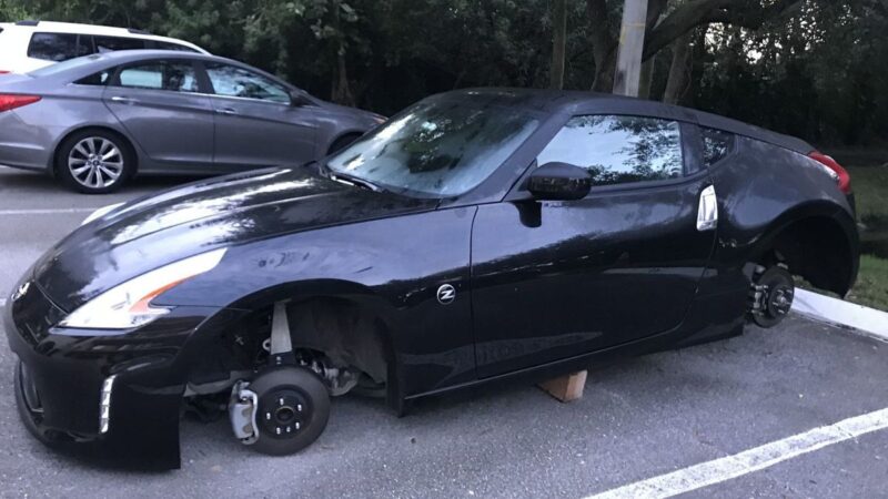 In order not to fall victim to buying stolen cars