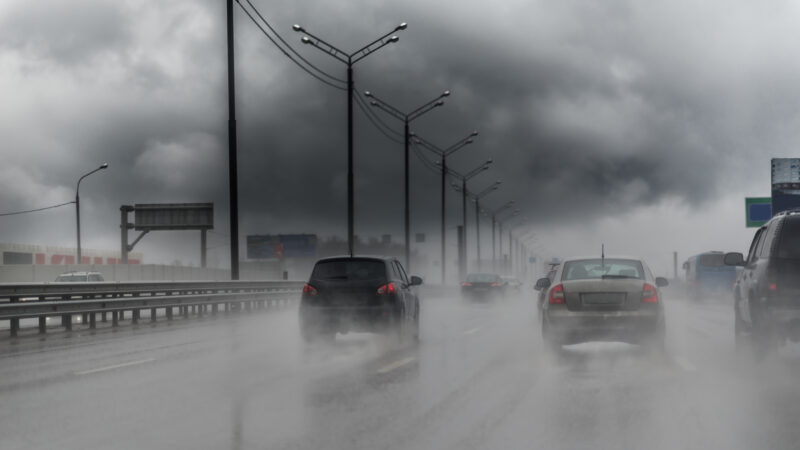 Mistakes you should not make while driving in fog