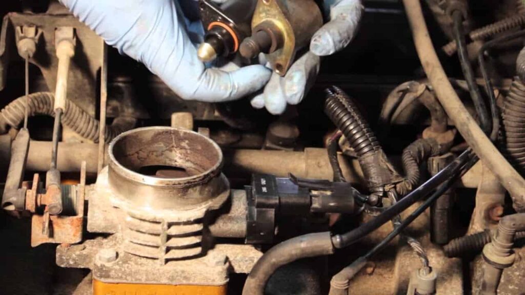 4 signs that the IAC sensor is damaged in the car .. most notably the high RBM