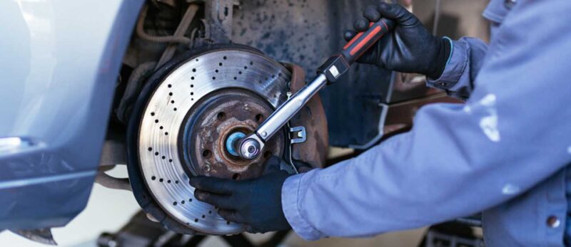 5 SIGNS YOUR CAR BRAKES NEED REPAIR Cover 240620210426 1