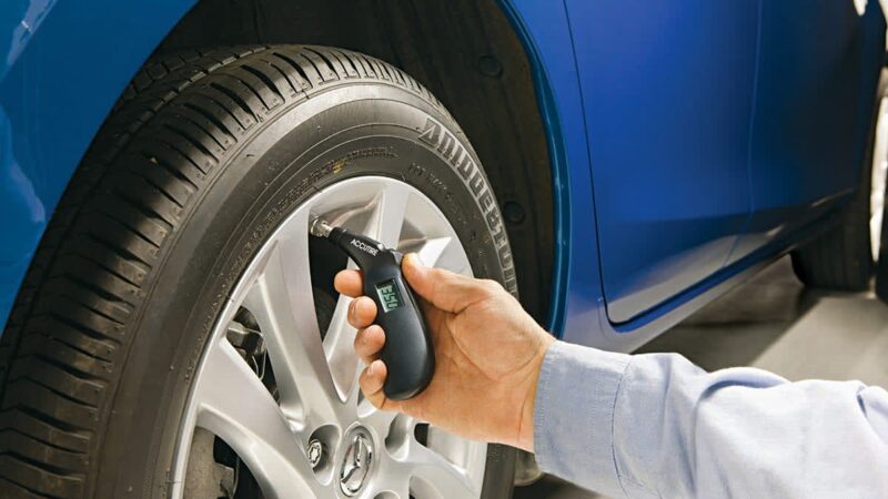 CR Cars InlineHero Checking Tire Pressure 5 19
