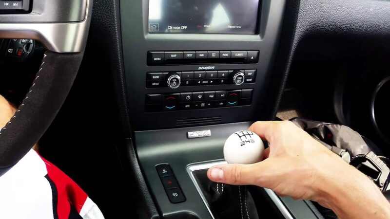 How to drive a manual car