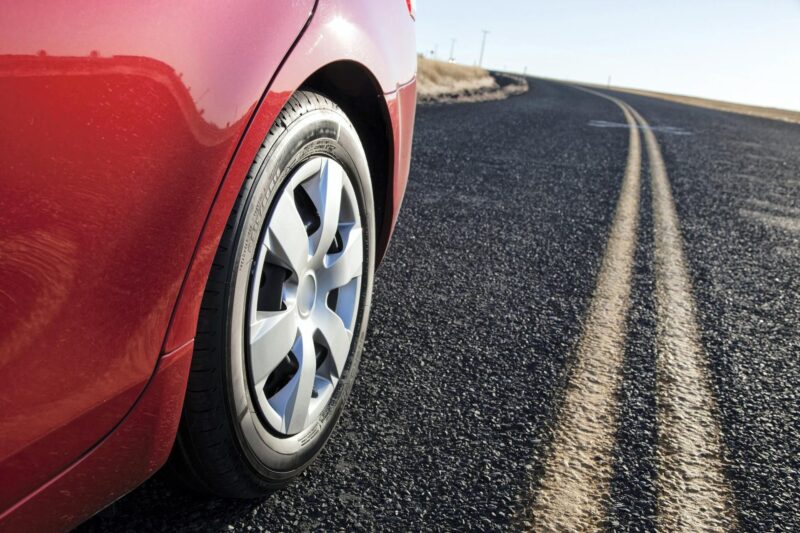 Important tips to avoid a car tire exploding in the summer