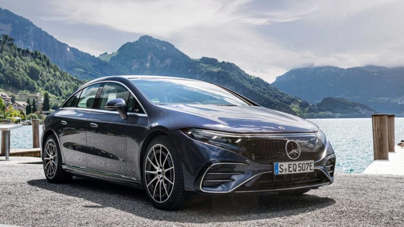 2022 mercedes benz eqs 450 exterior front quarter