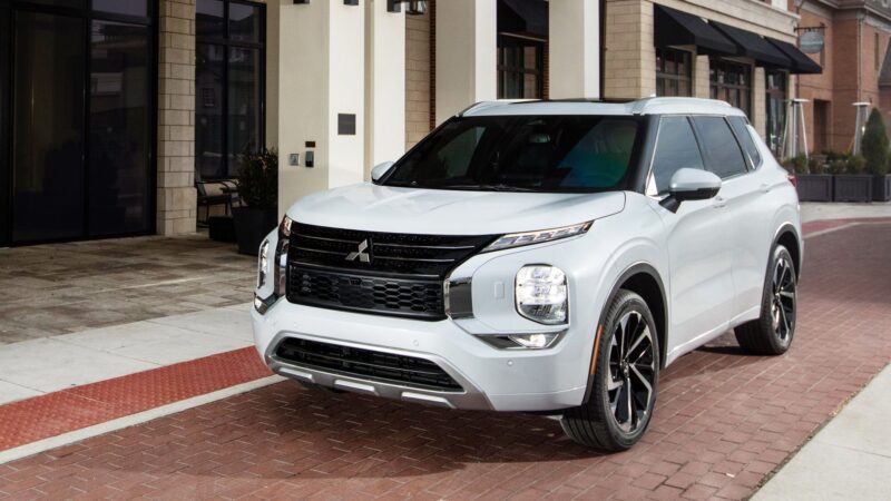 2022 Mitsubishi Outlander 72 SUV CarScoops
