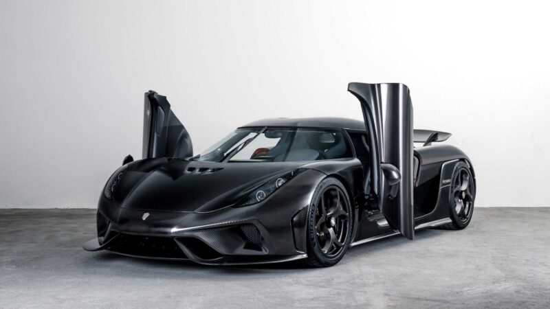 koenigsegg regera with bare carbon fiber body 1