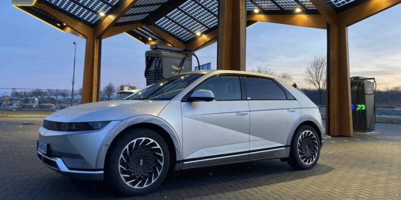 image hyundai aims to sell 1 87 million evs in 2030 164622222216377