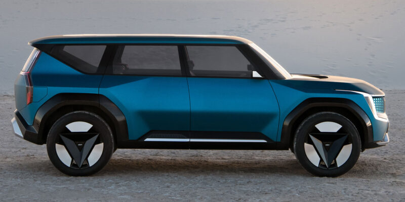 Kia EV9 EV SUV Sideview 1400
