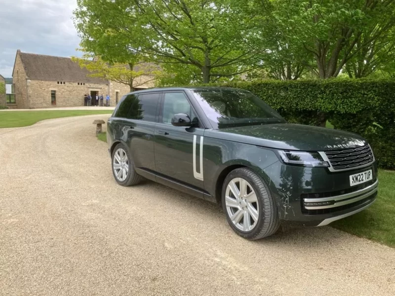 1 rangeroverlaunch3jpeg