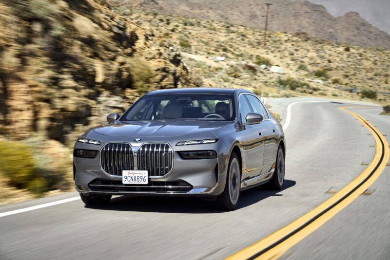 bmw i7 xdrive oxid grey hero jpg 1667672015